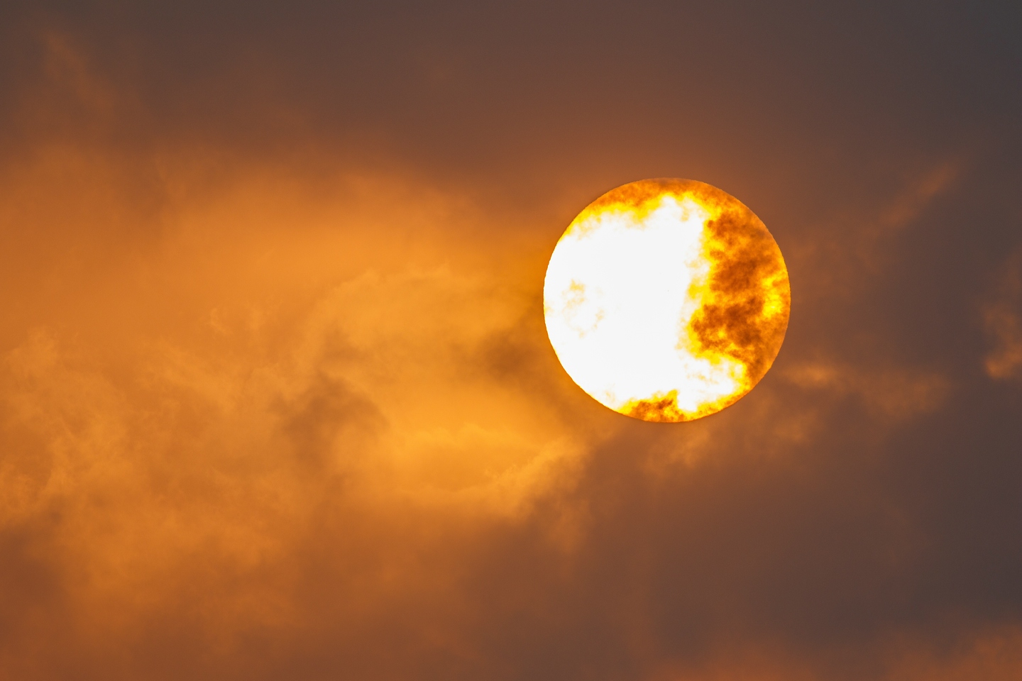 Sonne und Wolken